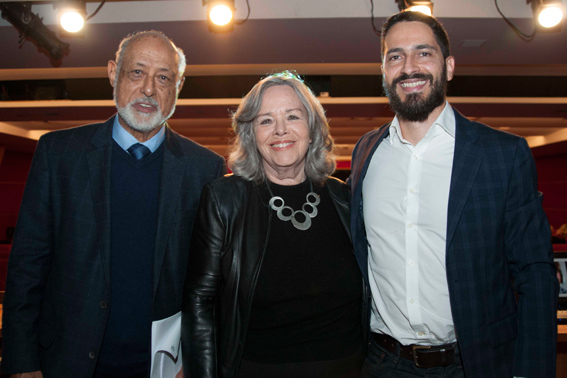 Da esquerda para a direita, o Acadêmico Domício Proença Filho, a Acadêmica Rosiska Darcy de Oliveira, e o Conferencista Ronaldo Lemos